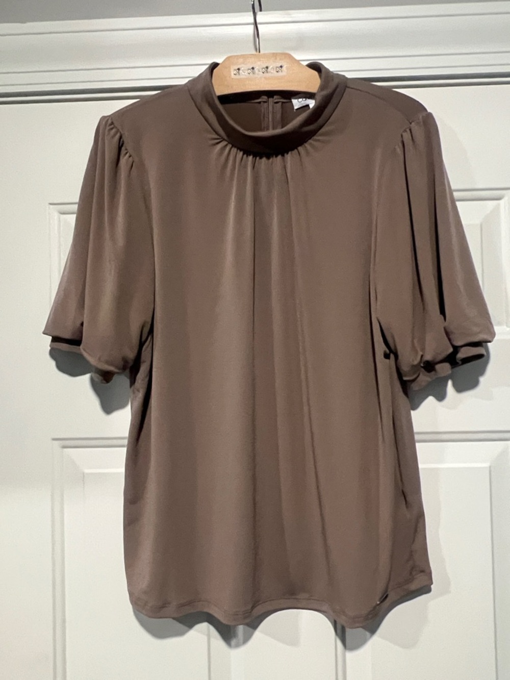 Calvin Klein Women's Mock Neck Short Sleeve Top Sz M Mocha Closet Staple Career